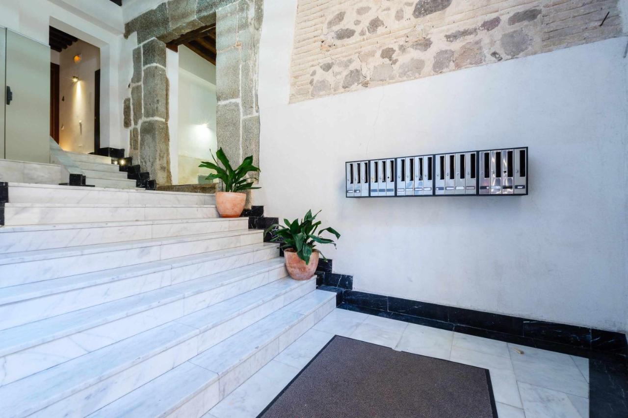 Apartamento Con Patio Junto A La Catedral By Toledo Ap Exteriör bild