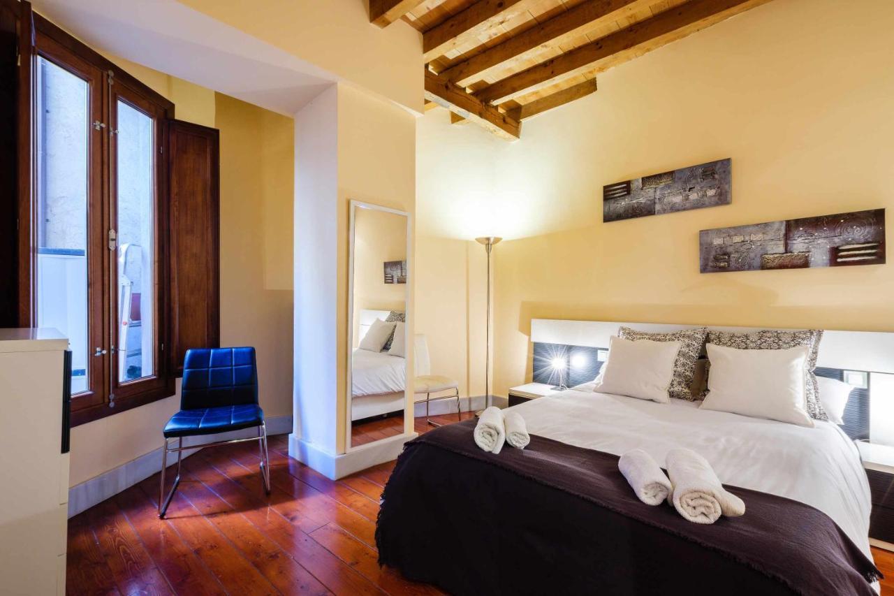 Apartamento Con Patio Junto A La Catedral By Toledo Ap Exteriör bild